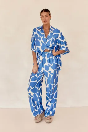 Sure! Here is an optimized title for the product:

Stylish Hallie Blue Set - Comfort Fit & Versatile Design for Any Occasion